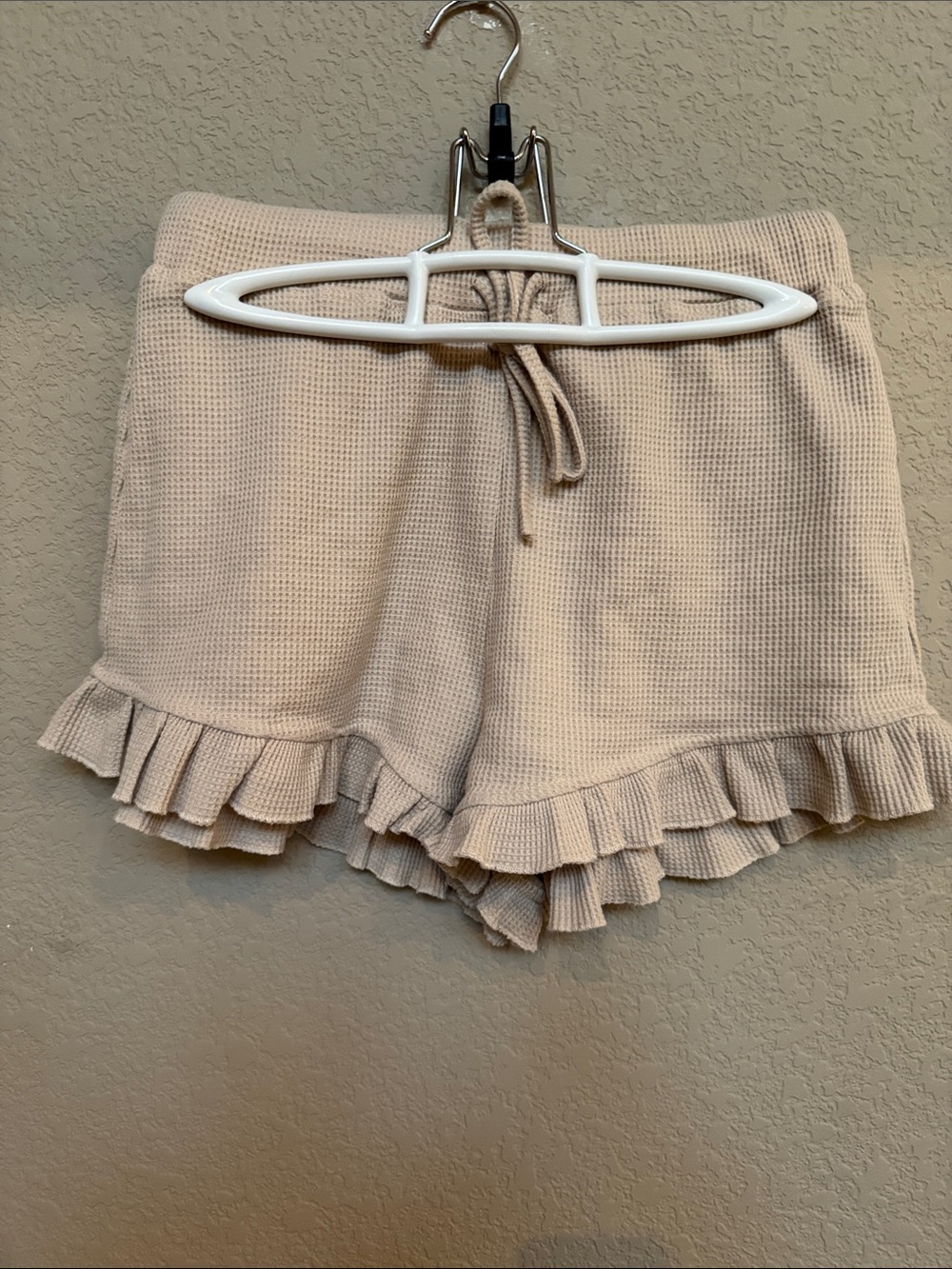Princess Polly Waffle Knit Ruffle Lounge Shorts Size 4 Like New